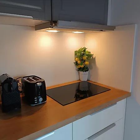 Silver Apartment *