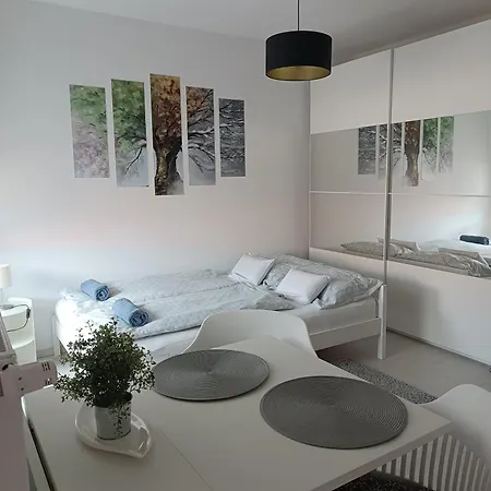 Silver Apartment *